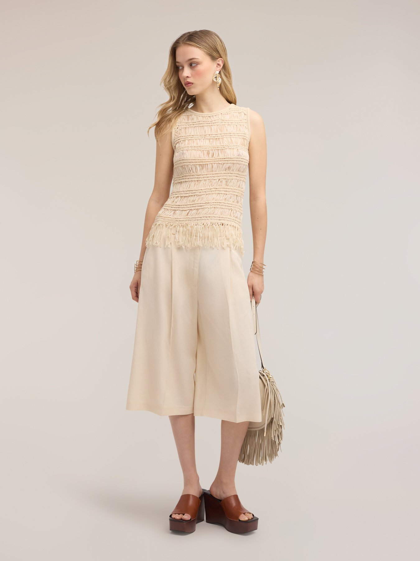 Top in maglia macram&eacute; con frange image number 2