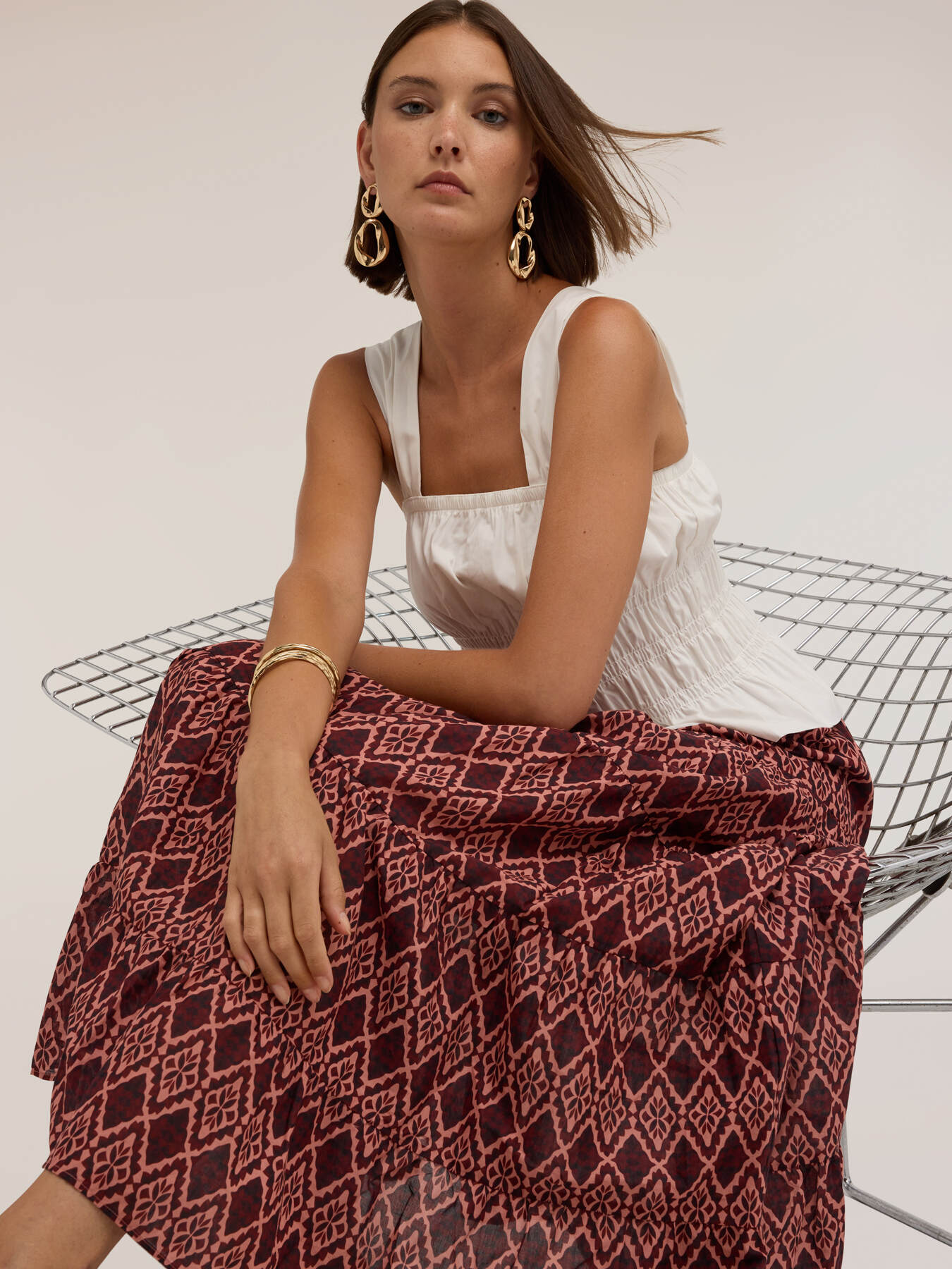 Gonna svasata maxi in voile con stampa geometrica image number 3