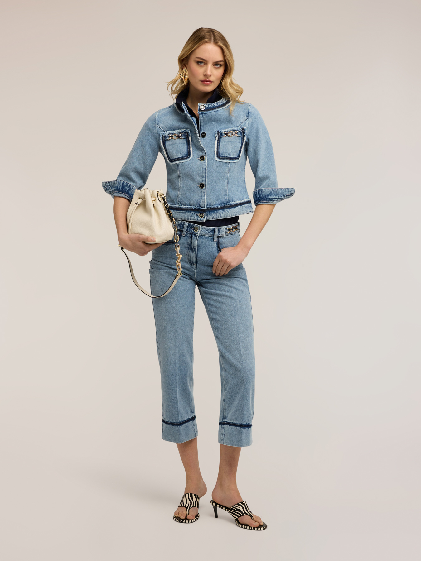 Giacca in denim con catene image number 3