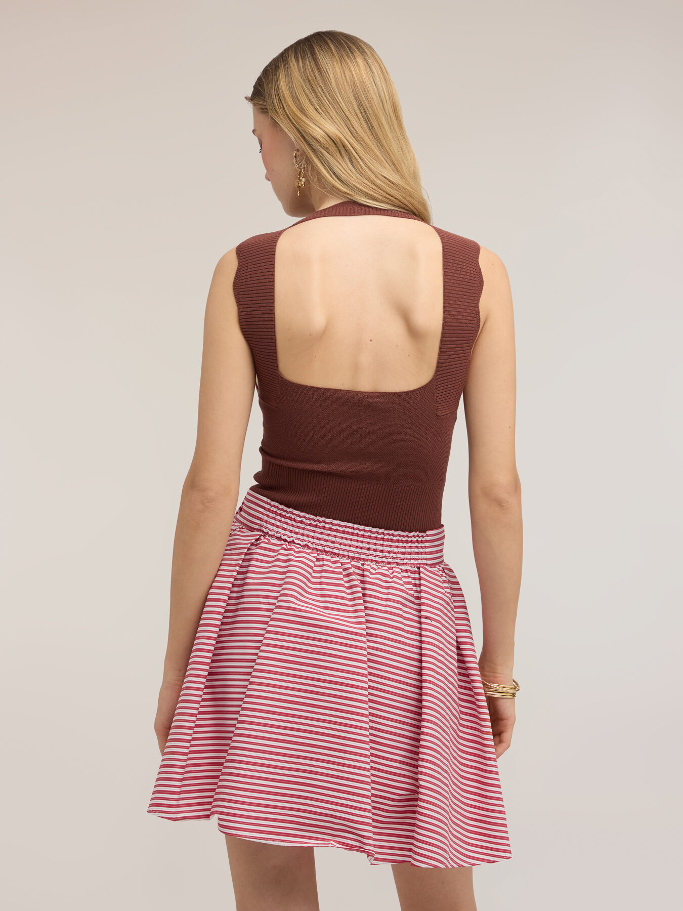 Maglia con smerlatura e cut-out posteriore image number 1
