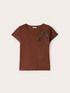 T-shirt con ricamo sulla spalla image number 3